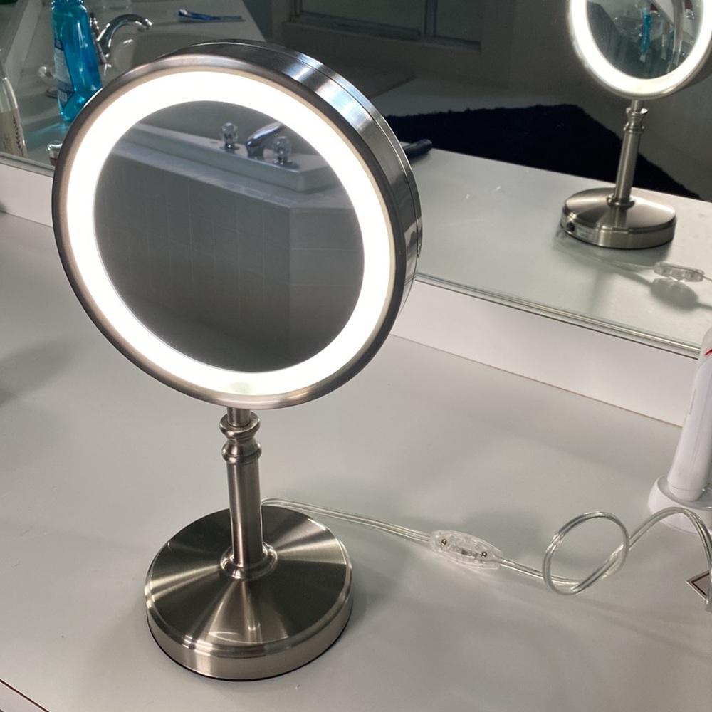 Makeup Mirror - image 7